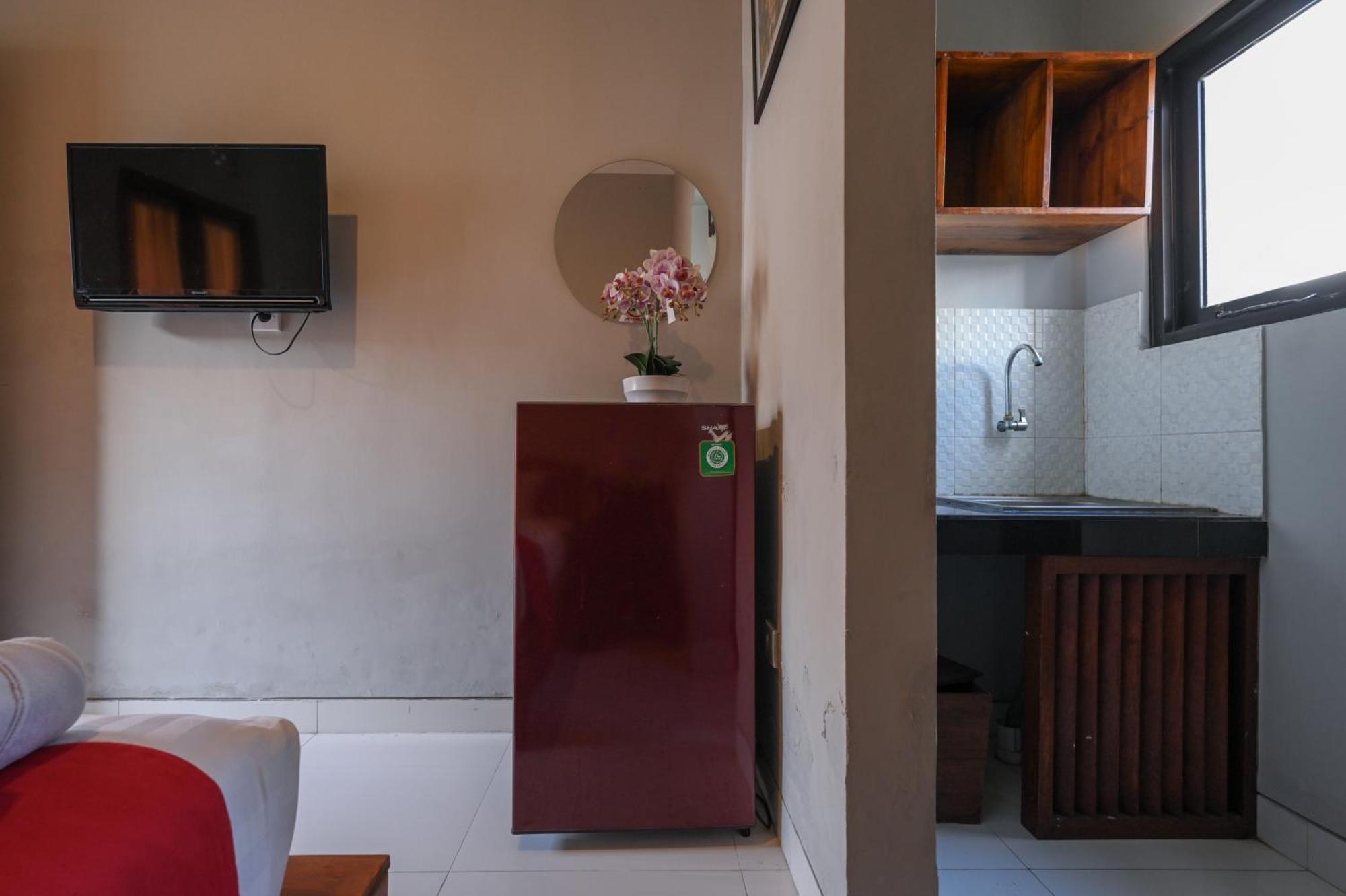 Reddoorz Near Mertasari Beach 2 Pesanggaran Exterior photo